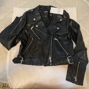 Zara black jacket. Size Medium for women.